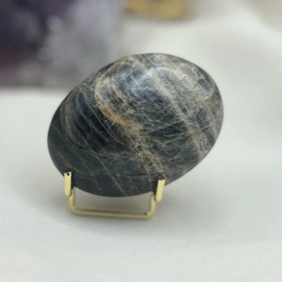 Jewelry - Black Moonstone Palm Stone